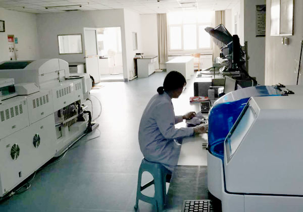 ҽ������΢��Ԫ�ؼ���ǽ�����עŮ�Խ���