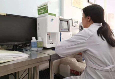 ȫ�Զ�΢��Ԫ�ط�����֮��΢��Ԫ�س������Ѫ